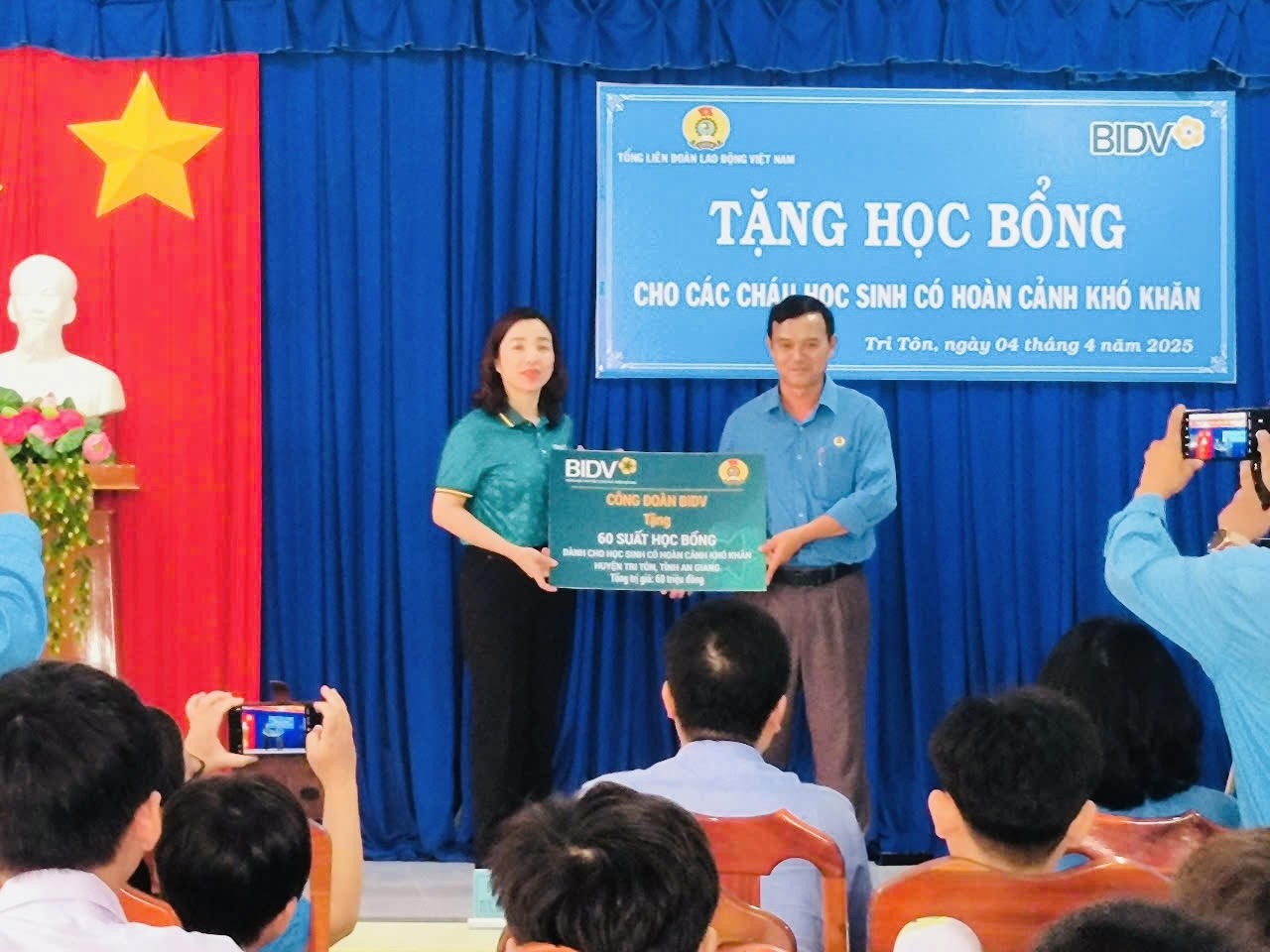 Công đoàn BIDV "Đồng hành cùng phụ nữ biên cương năm 2024"